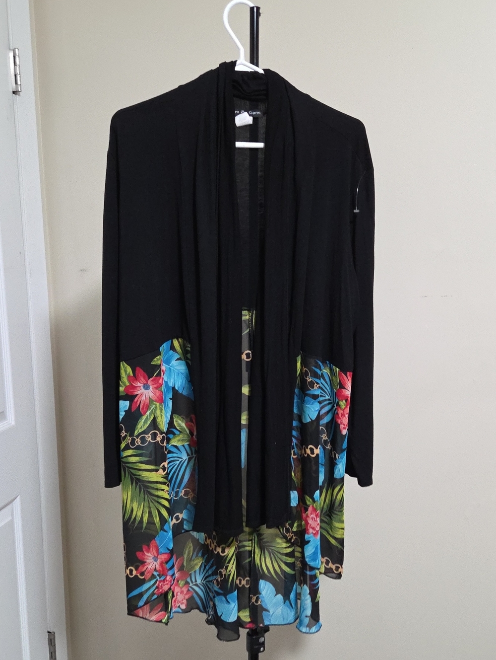 Kim & Cami Black Floral Trim Open-Front Women’s Sweater Cardigan